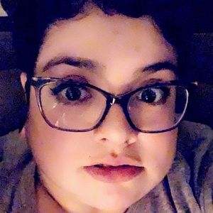 Meet your Posher, Hiliary